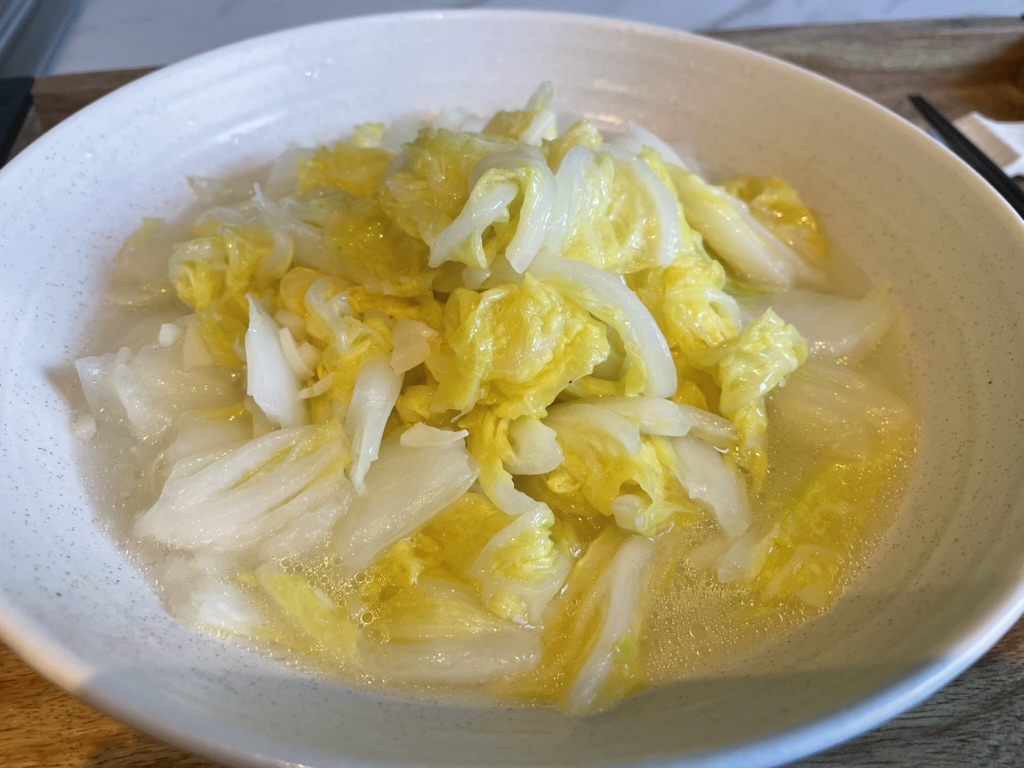 Restaurant-Style Stir-Fried Cabbage (10 Minutes)